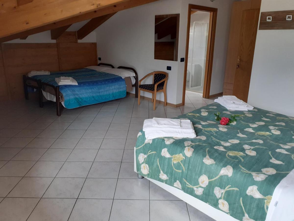 Hotel Aurora Cavedago Pokój zdjęcie