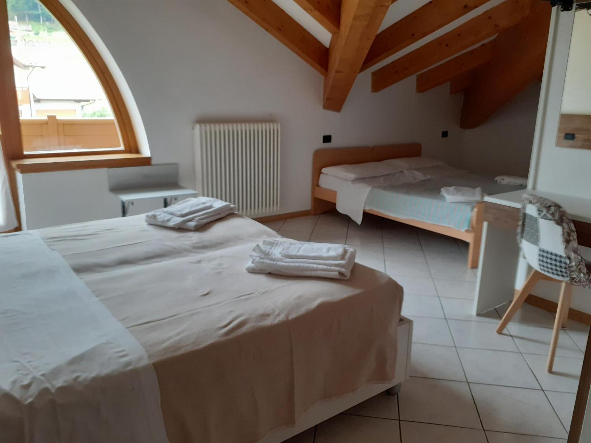 Hotel Aurora Cavedago Pokój zdjęcie